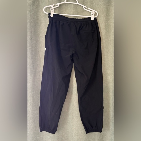 NWOT Vuori Black Miles Jogger size M - Picture 6 of 7